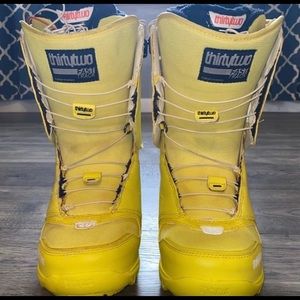 ThirtyTwo snowboarding boots
